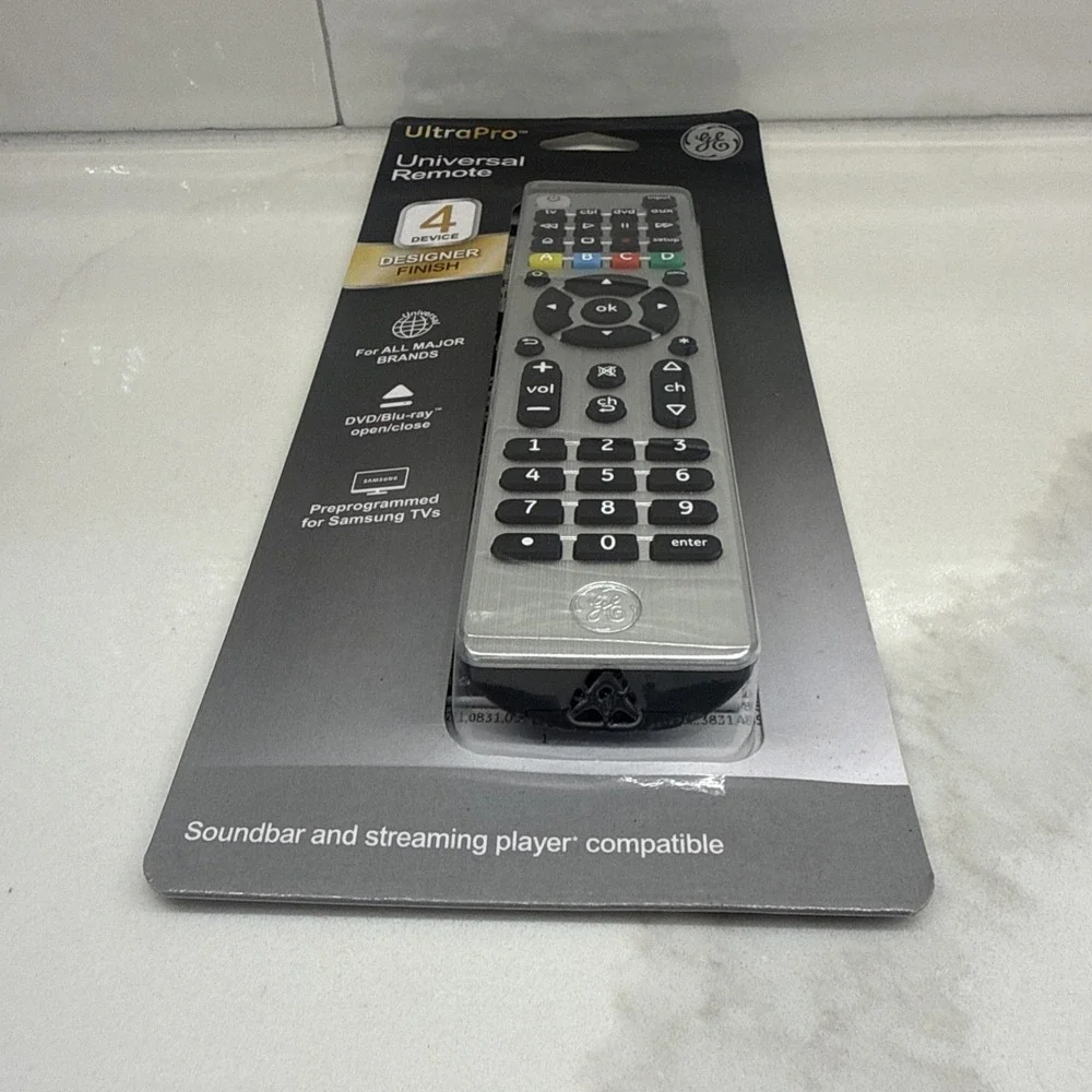 General Electric 33709 4 Device Universal Remote Control - New Silver